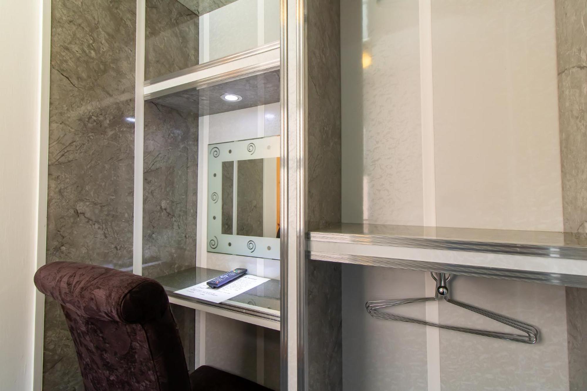Bentleys Guest house 3*