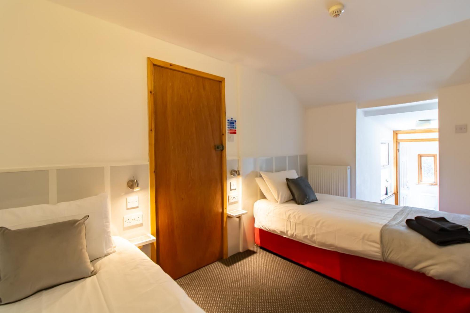 Bentleys Guest house 3*